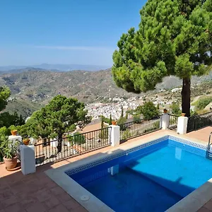 Appartement Lovely 2 Bed With Stunning Views & Pool