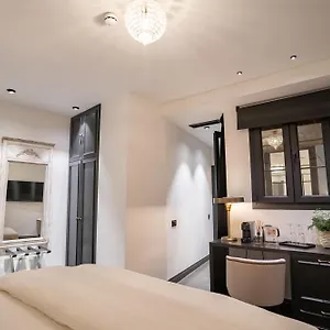 https://boutique-hotel-casa-canovas.hotelsincadiz.net